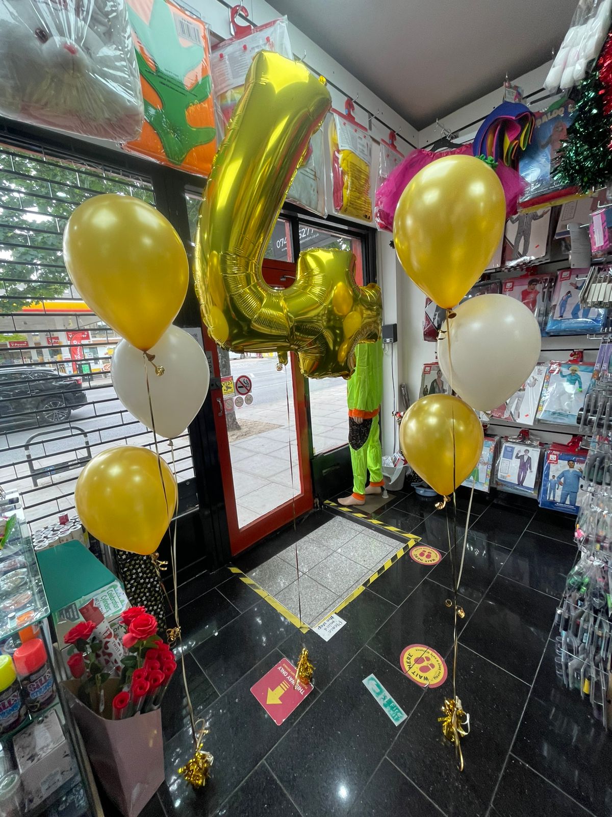 4 NUMBER FOiIL BALLOONS AND LATEX BALLOONS BOUQUET