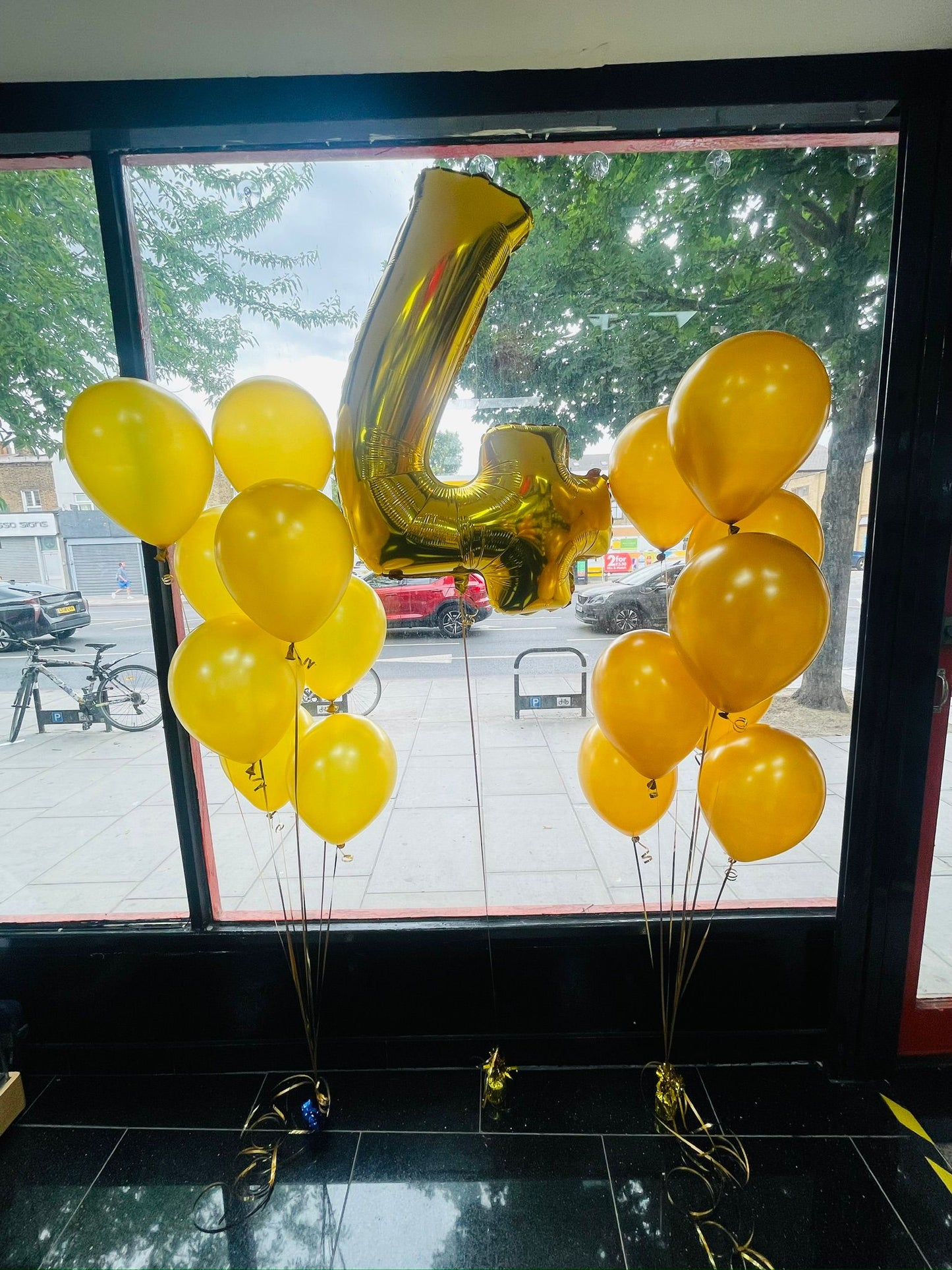4 NUMBER FOiIL BALLOONS AND LATEX BALLOONS BOUQUET