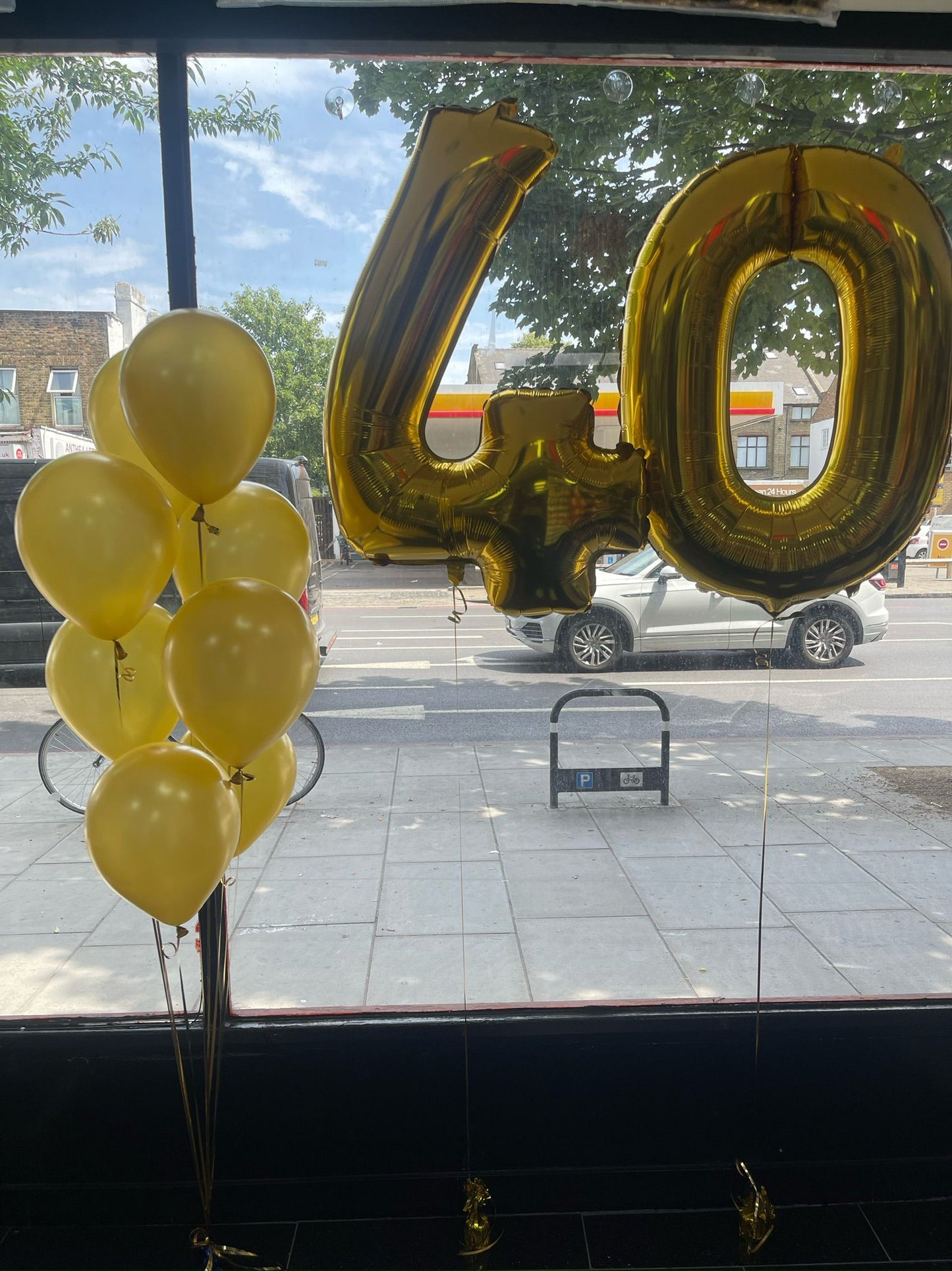 40 NUMBER FOIL BALLOON AND LATEX BALLOONS BOUQUET