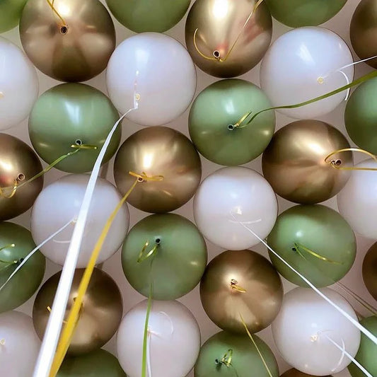 GOLD AND WHITE CEILING LATEX BALLOONS